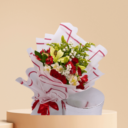 حب مرح مع ابتسامة صفراء – باقة ورد فخمة من الزنابق والصوليداجو