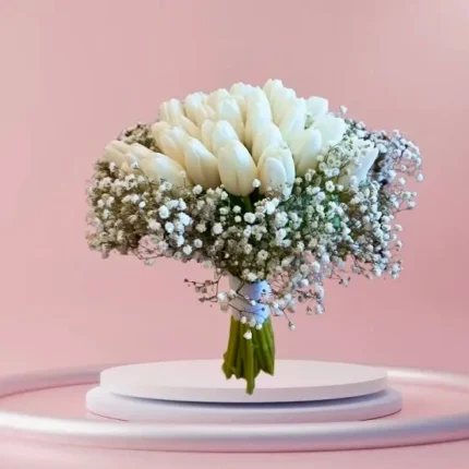 رقصة التوليب – مسكة عروس أنيقة بتوليب وجيبسوفيلا